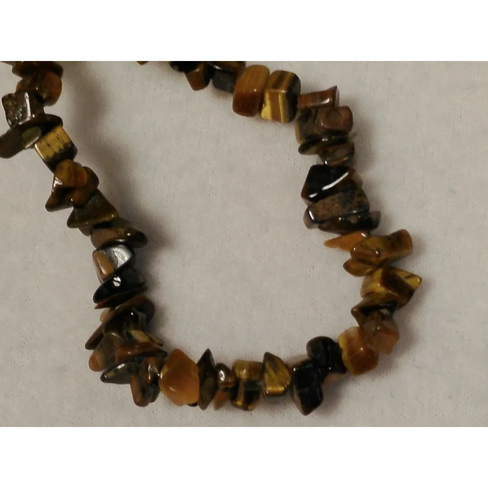 Natural Tiger Eye Chip Gemstone Beaded Necklace with Silver Clasp